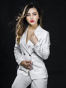 white-suit-6486271__340 Volti